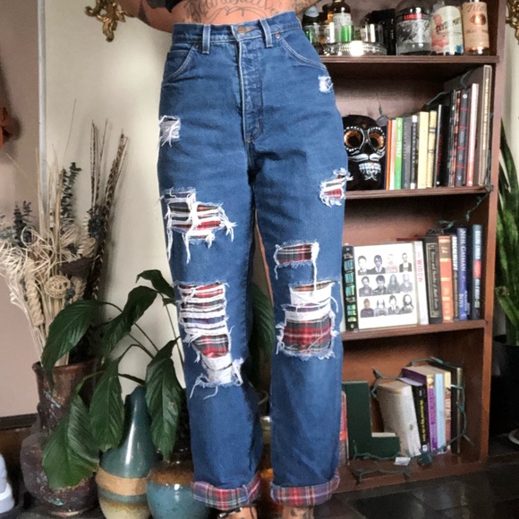 SOLD Vintage Lands’ End Flannel Lined Distressed - Picture 3 of 8